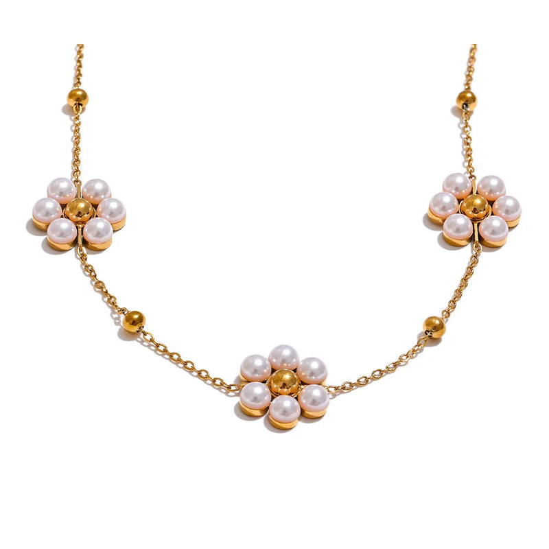 Daisy Pearl Necklaces