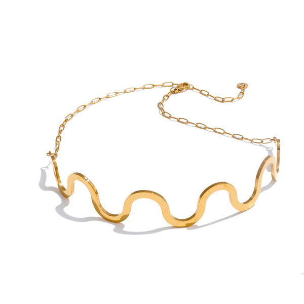 Auri Curve Necklaces